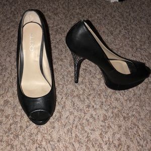 Aldo peep toe pump